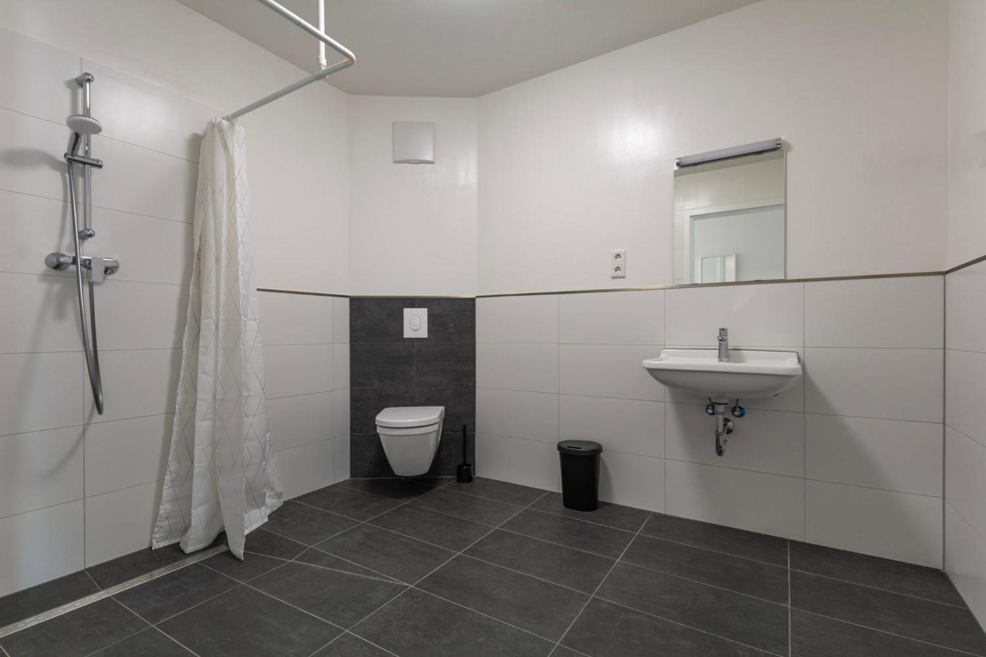 T&k - Bergisch Gladbach - 7 Comfortable - 20 Min To Fair Messe Апартаменты
